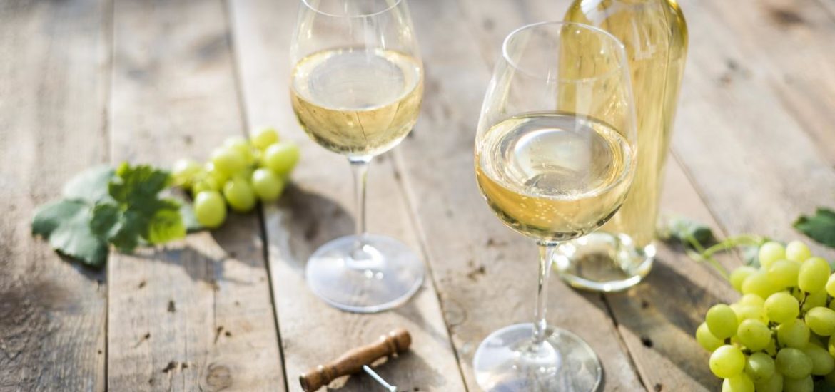 Découvrez les vins blancs : leurs origines, leur saveur et leurs richesses