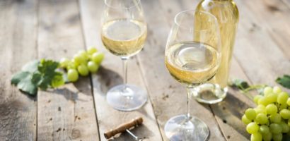 Découvrez les vins blancs : leurs origines, leur saveur et leurs richesses