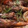 Jarrets d’agneau braisés au vin rouge