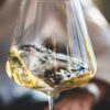 Vin orange : qu&rsquo;est-ce que c&rsquo;est et comment le choisir ?