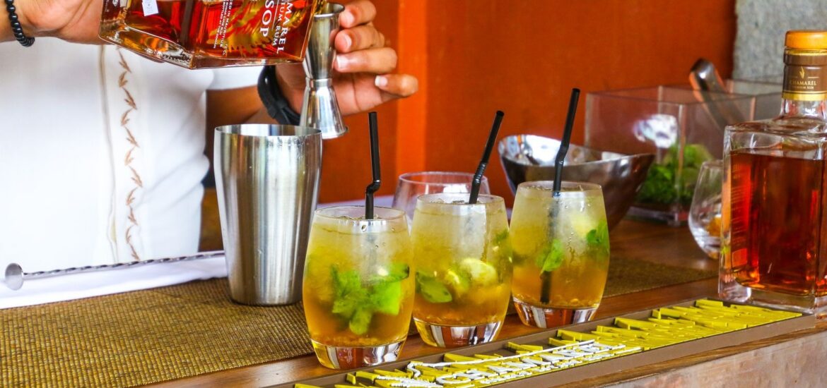 Quel rhum choisir pour vos cocktails : notre guide pour ne pas se tromper