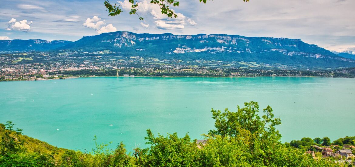 Vins de Savoie : notre guide des appellations, cépages et domaines à découvrir