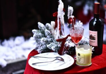 Vin pour Noël : nos accords pour un repas de fête inoubliable